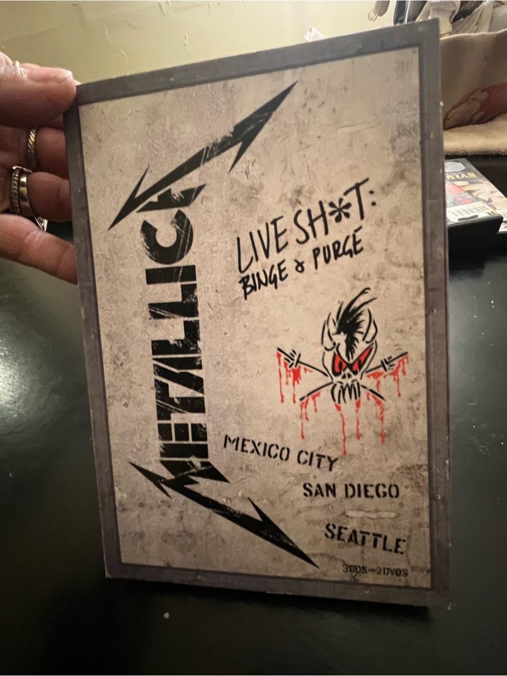 Metallica Live Shit:Binge and Purge 5 disc box set: 2 Dvds 3 CDs Backstage Pass